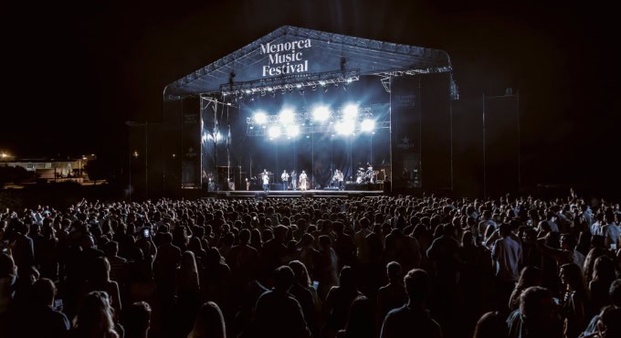 Chiara Oliver – Menorca Music Festival en Es Mercadal