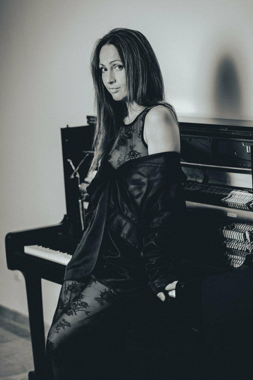 Laura Andrés interpreta el Tributo a Coldplay en Hospitalet de Llobregat